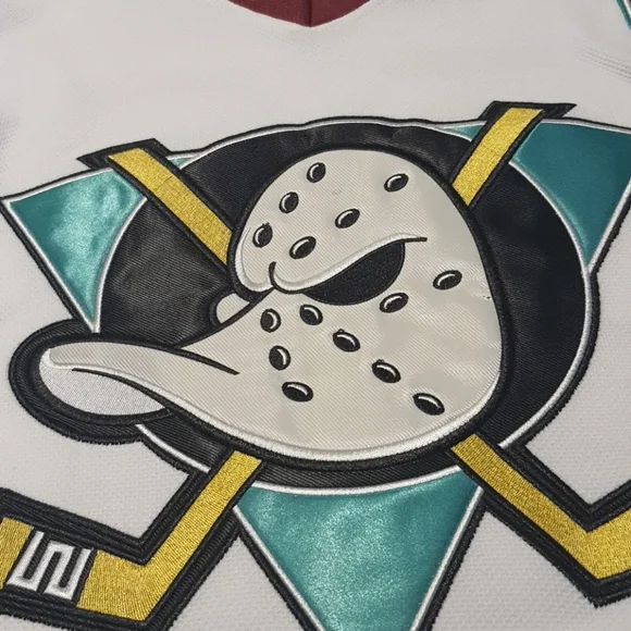 Nwt Mighty Ducks Conway Hockey Jersey Authentic - Picture 12 of 12